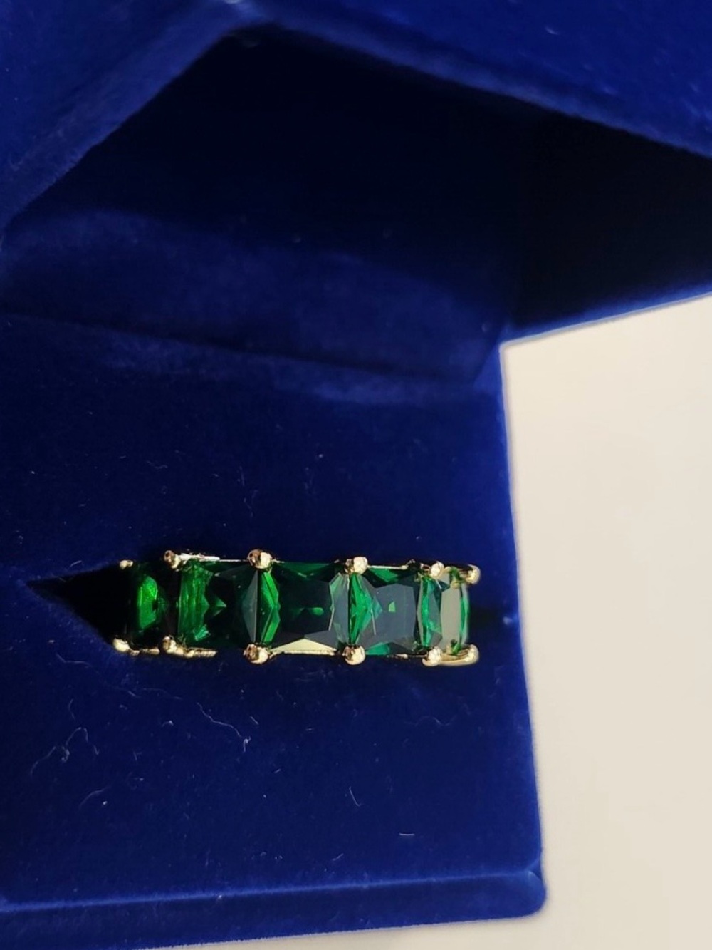 Kurt Geiger Gold Ring Charm - green stones